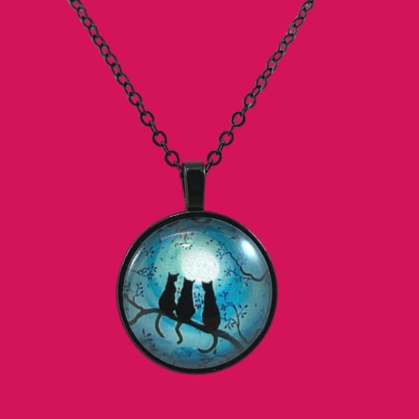 Collier cabochon Silhouette 3 chats noirs sous la lune fond bleu turquoise